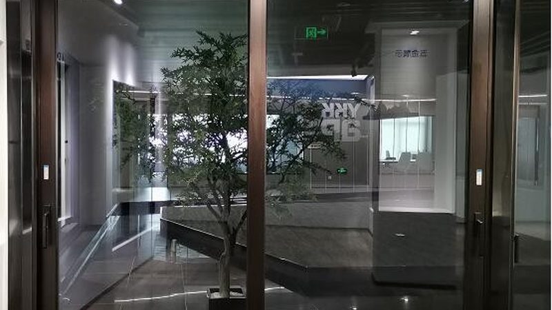 上海折叠门安装：标准规范与关键要点**